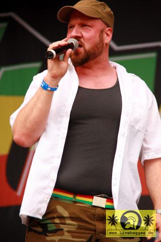 Dr. Ring Ding (D) with Soulfood International 23. Summer Jam Festival - Fuehlinger See, Koeln - Red Stage 06. Juli 2008 (8).JPG